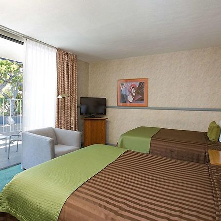 Travelodge Hotel At Lax Лос-Анджелес Екстер'єр фото